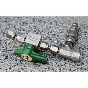 NUPRO SS-2P4T Stainless Steel Valve